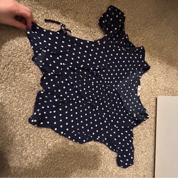 cute polka dot sinched top - Picture 1 of 2